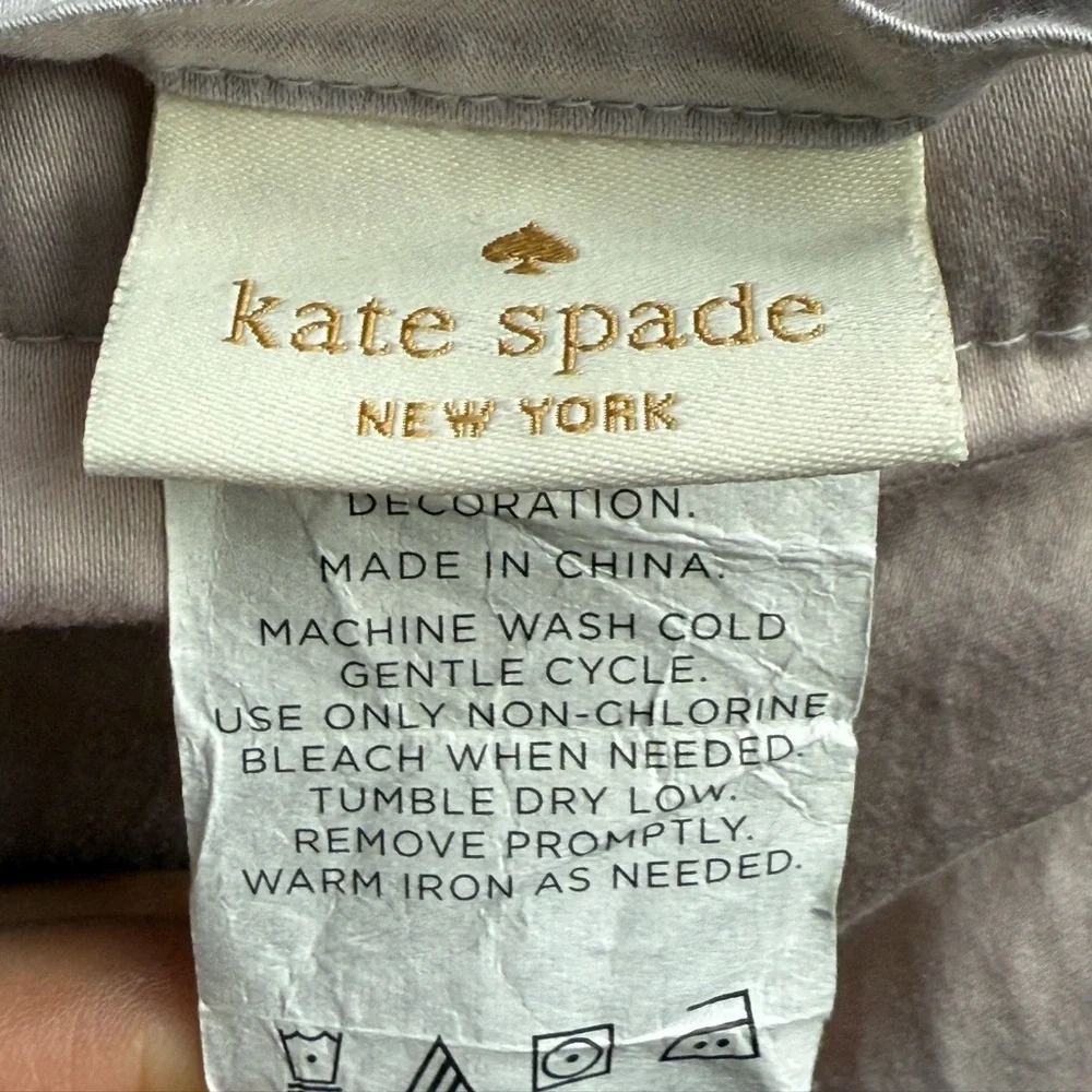 Kate spade king duvet cover and pillow shams 4-pieces has small stains